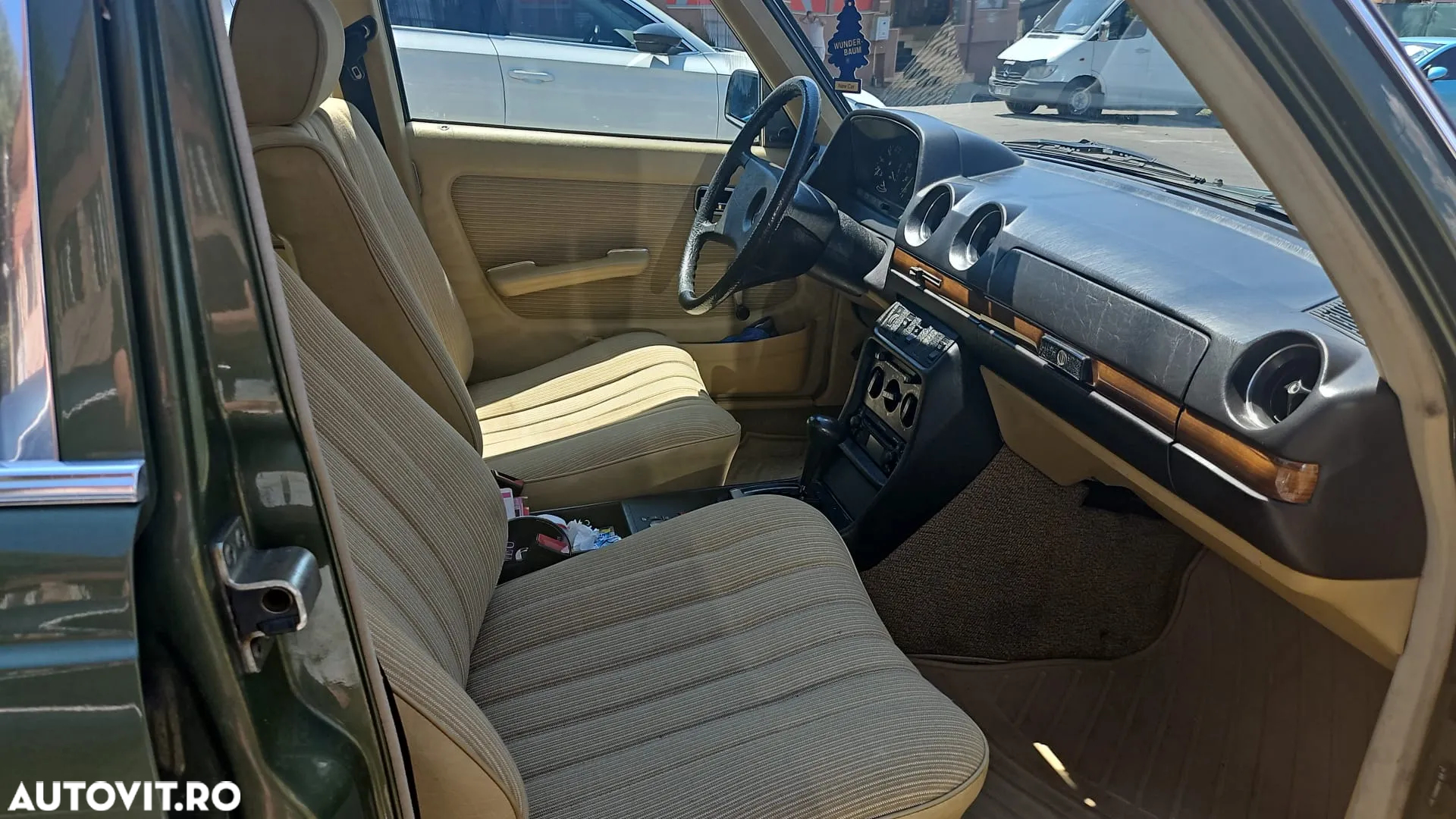 Mercedes-Benz W123 - 16