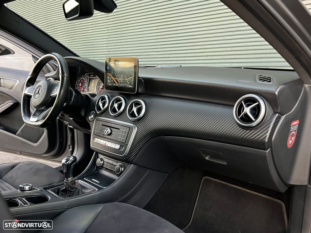 Mercedes-Benz A 180 d AMG Line - 24