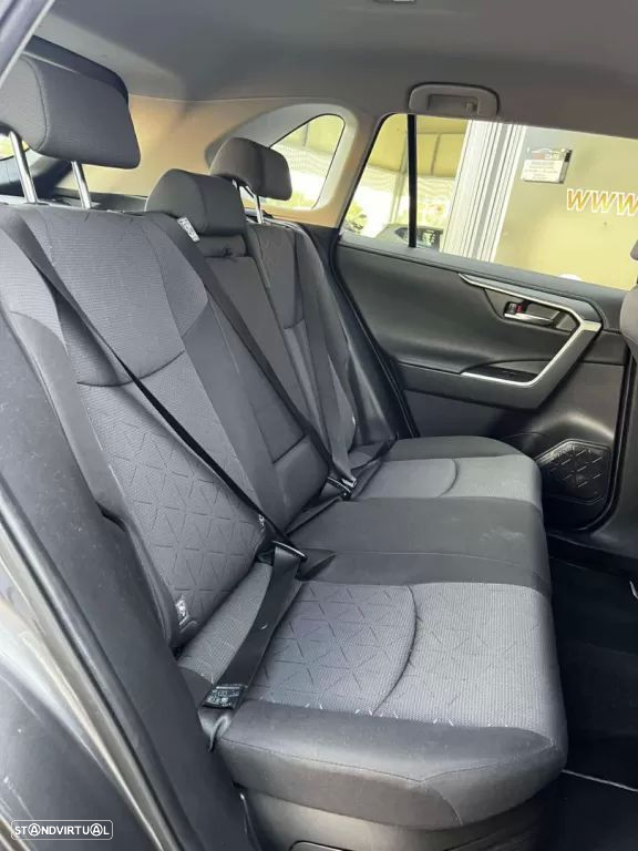 Toyota RAV4 2.5 HDF Comfort - 13