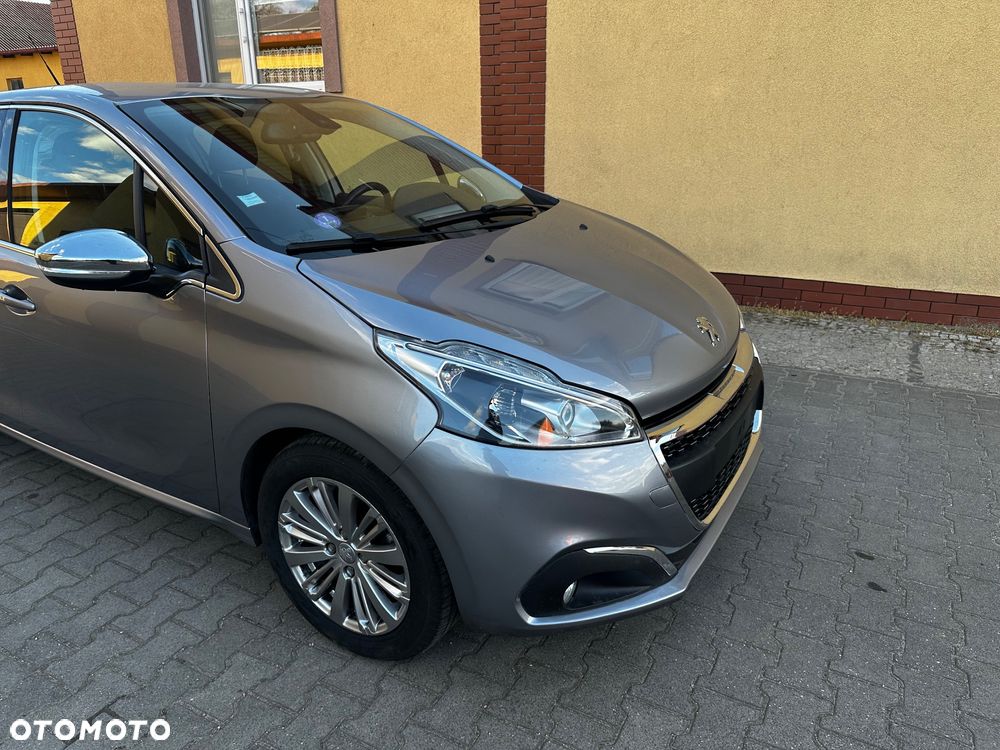 Peugeot 208 PureTech 100 EAT8 Allure Pack - 2