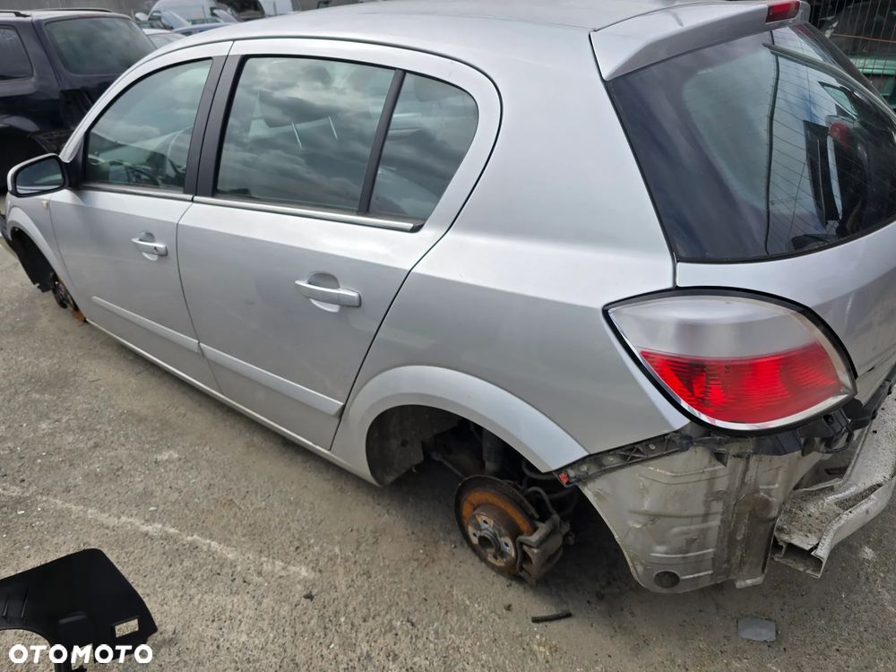 A136 / OPEL ASTRA H / NA CZĘŚCI - 4