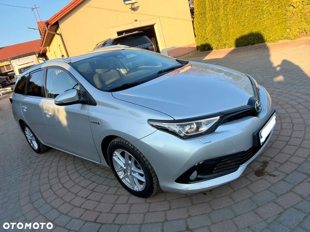 Toyota Auris Hybrid 135 Prestige - 1