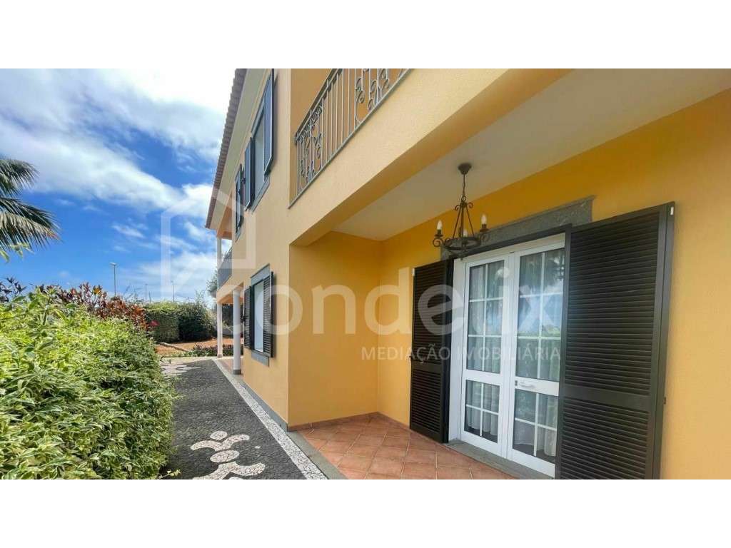 Dual-Living Versatility | Prime Location | Incredible Views - Grande imagem: 4/21