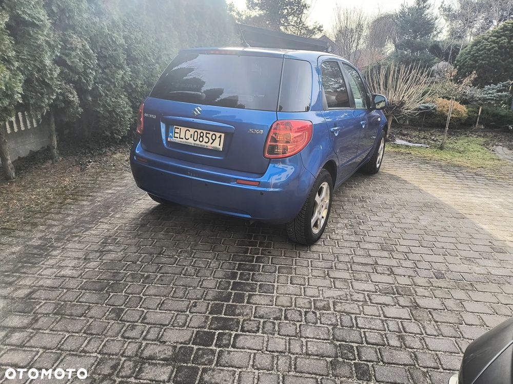 Suzuki SX4 1.6 GS / Premium - 4