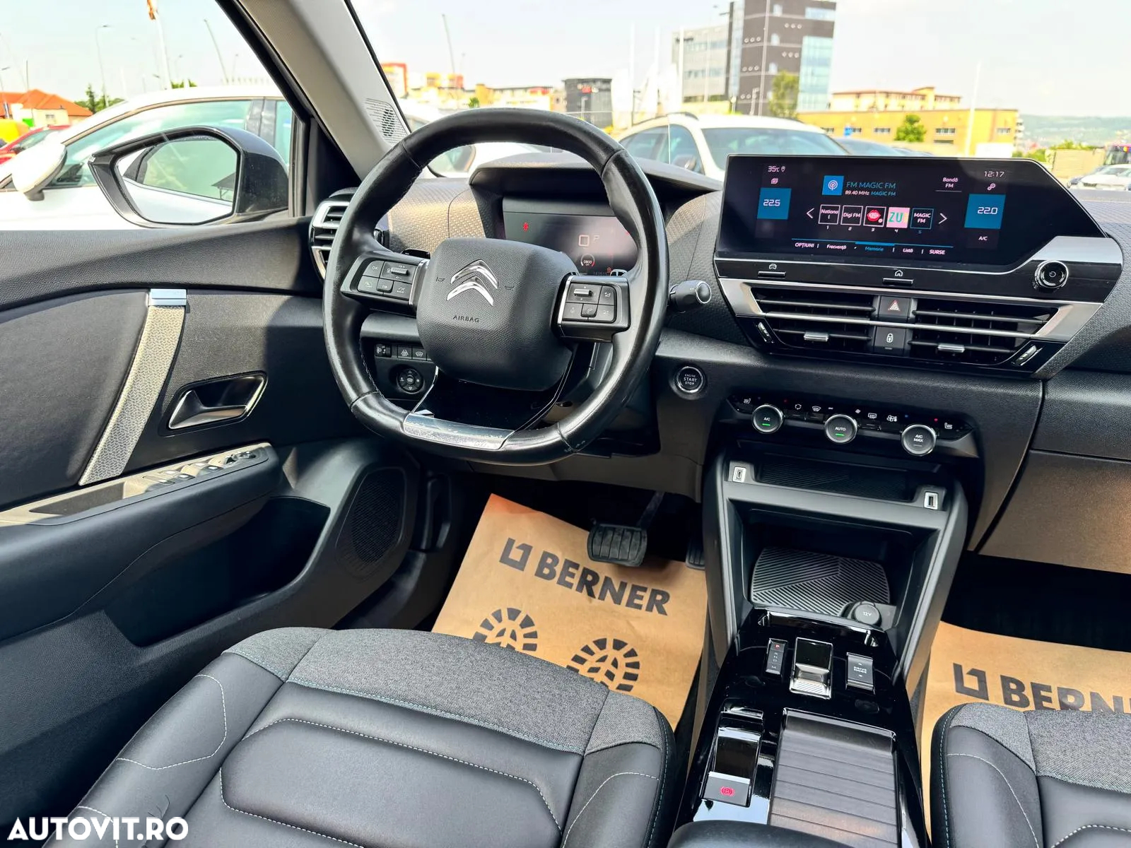 Citroën C4 1.2 PureTech S&S EAT8 Shine - 25