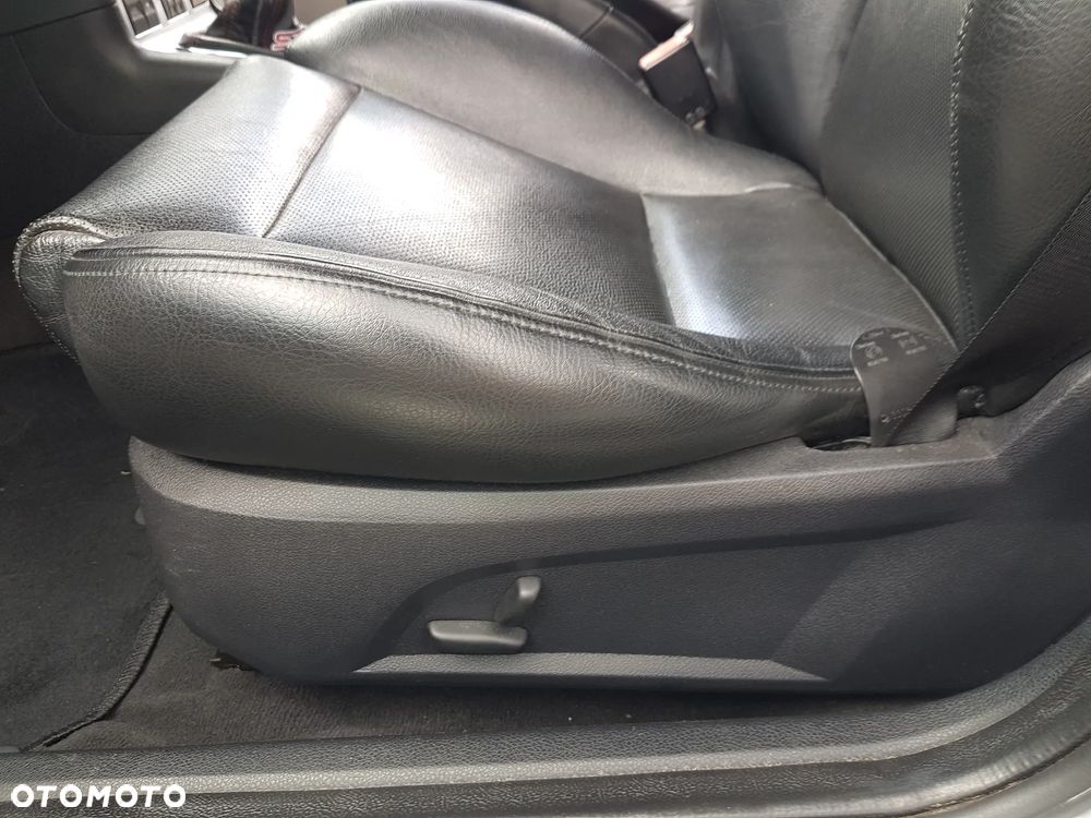 Ford Mondeo 3.0 V6 ST 220 - 24