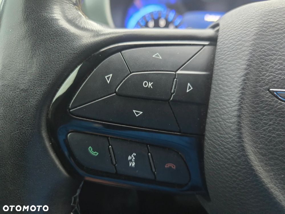 Chrysler Pacifica - 35