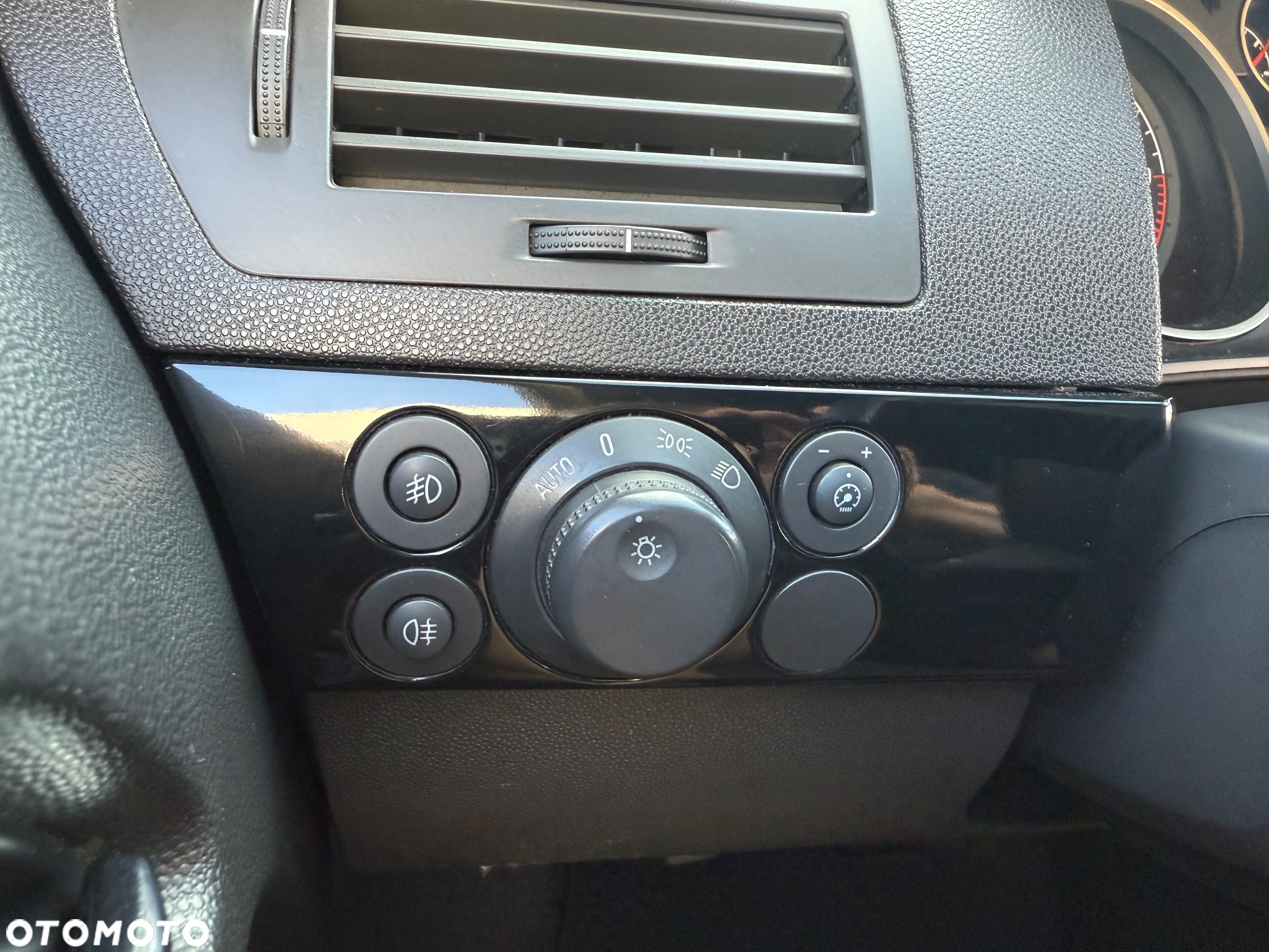 Opel Astra III GTC 1.7 CDTI Sport - 22