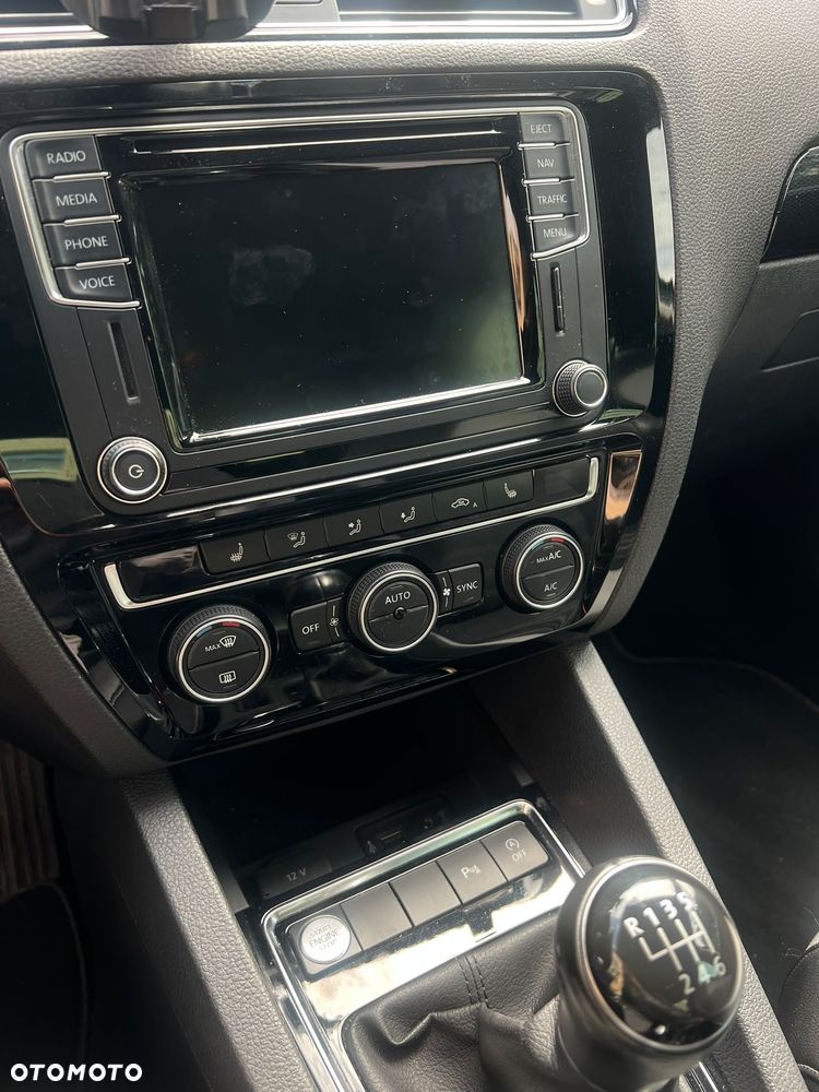 Volkswagen Jetta - 16