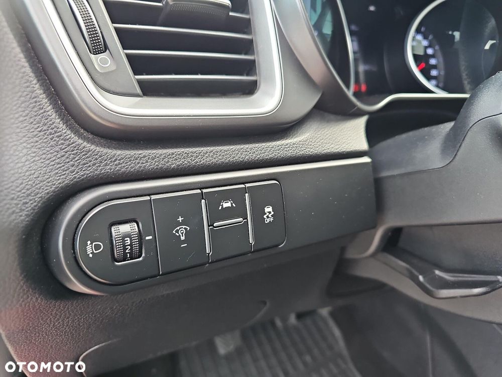Kia Ceed - 10