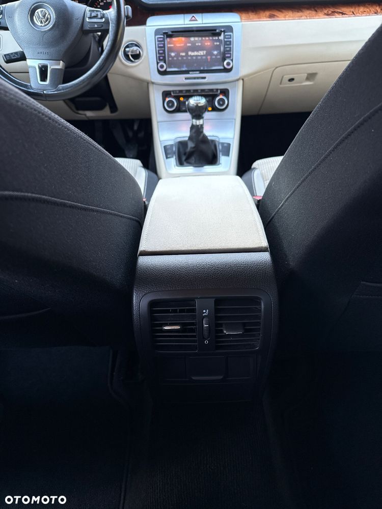 Volkswagen Passat 1.8 TSI Exclusive - 33