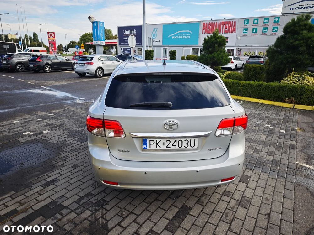 Toyota Avensis 2.0 Premium - 5
