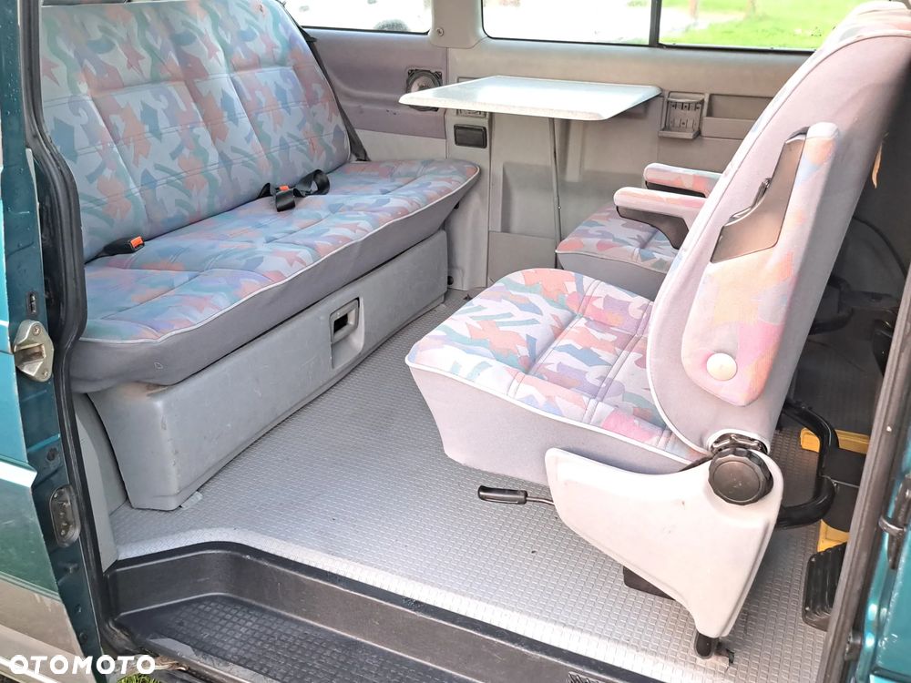 Volkswagen Multivan - 21