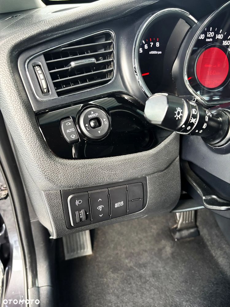 Kia Ceed 1.6 GDI DCT Vision - 16