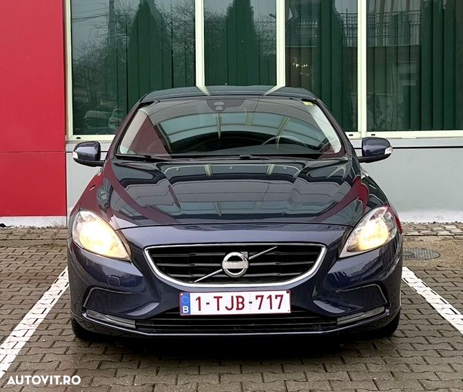 Volvo V40 - 23