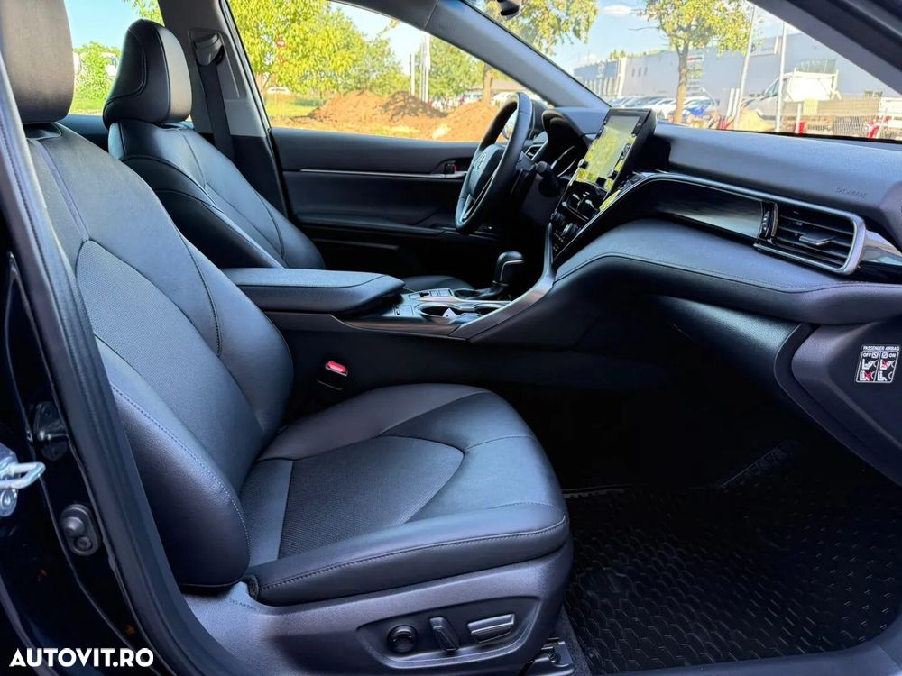 Toyota Camry 2.5 Dynamic - 17