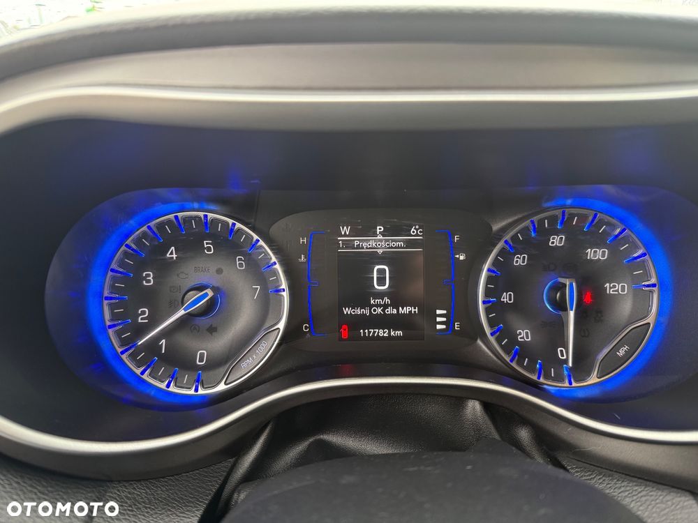 Chrysler Pacifica - 7