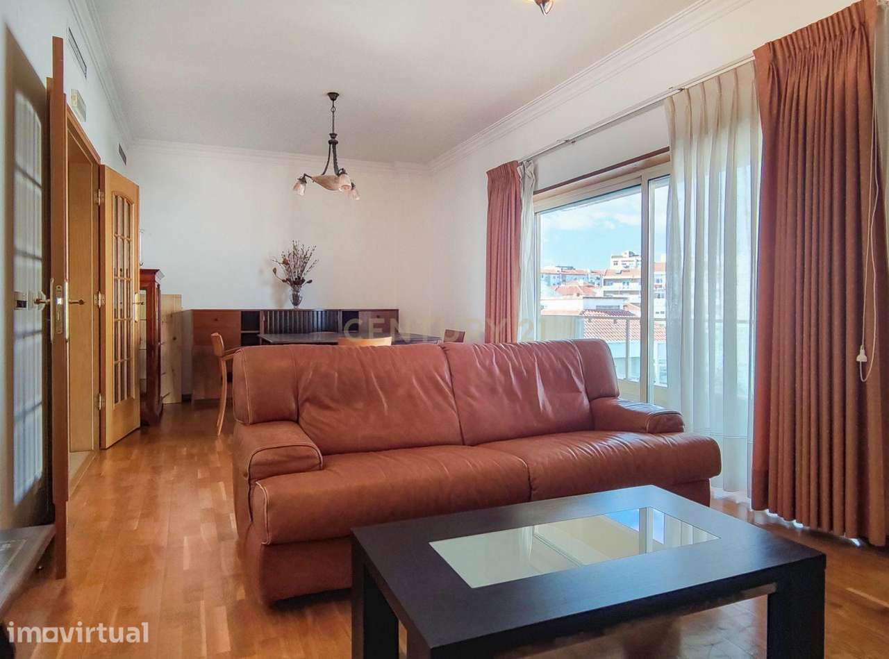 Amplo apartamento de 3 quartos com varandas panorâmicas em Almada, em - Grande imagem: 5/28