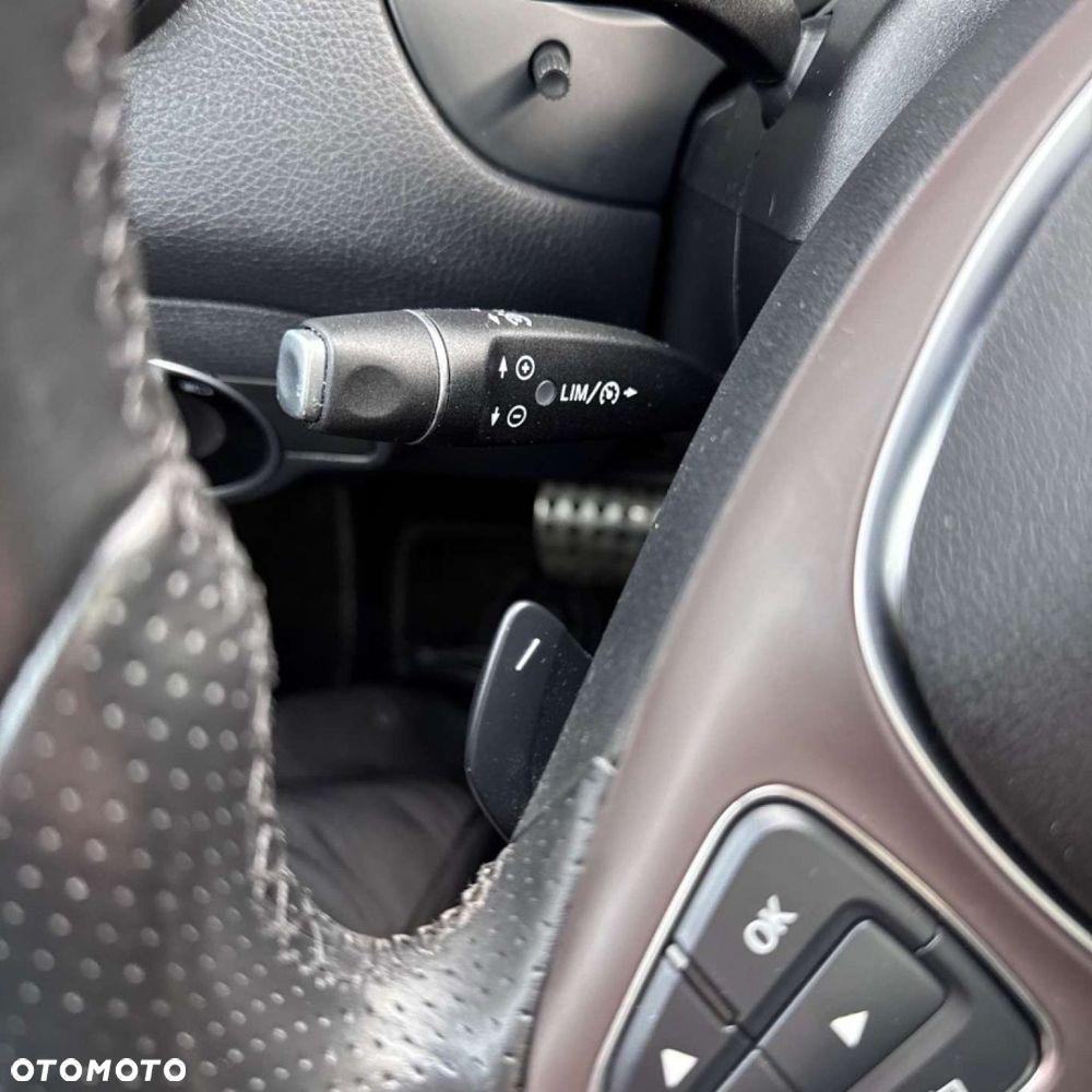 Mercedes-Benz GLA - 36