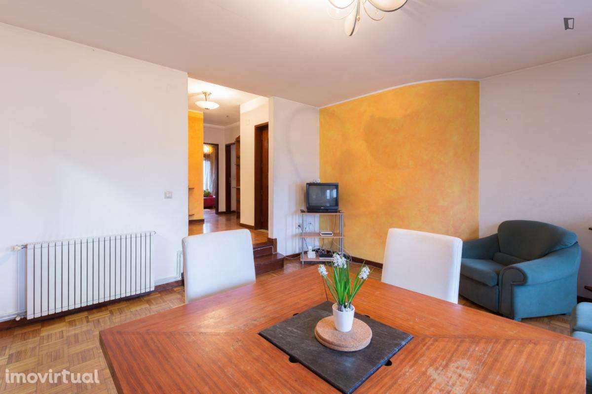 Quarto - localizado em Paranhos Porto - Grande imagem: 5/33