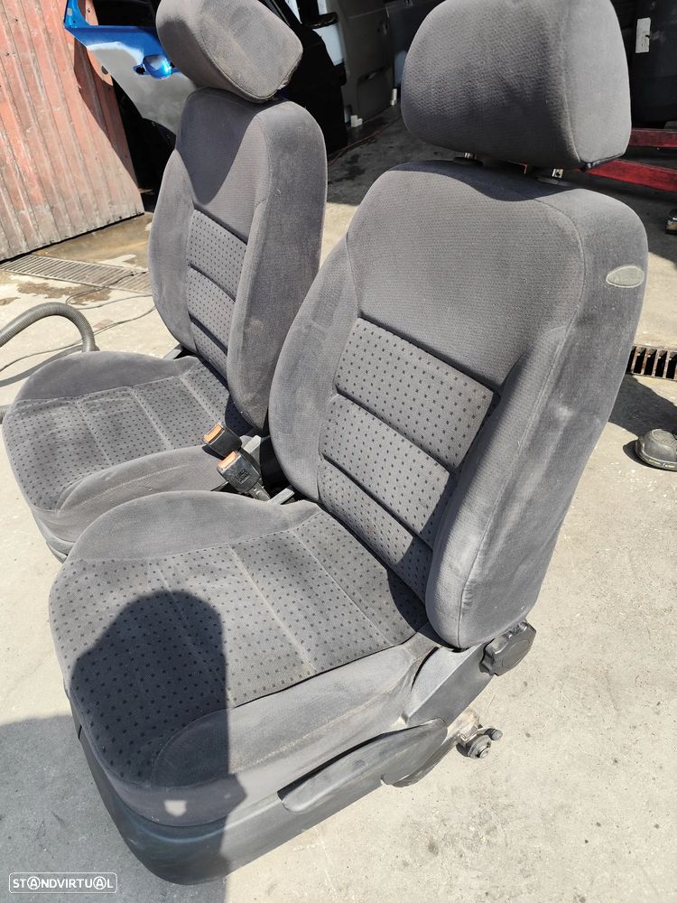 Vw Golf IV 4 - BANCOS FRENTE - 2