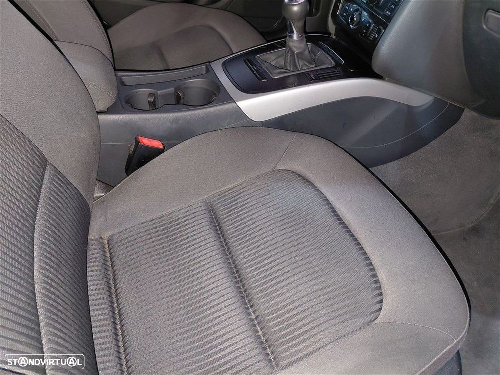 Audi A4 2.0 TDI Advance - 23