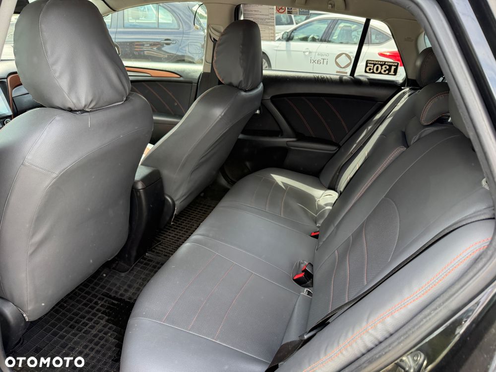 Toyota Avensis 1.8 Premium - 19