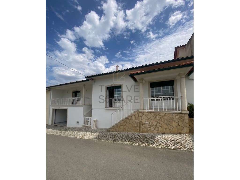 Moradia T2 com Logradouro Exterior no Reguengo do Fétal, Batalha - Grande imagem: 5/16