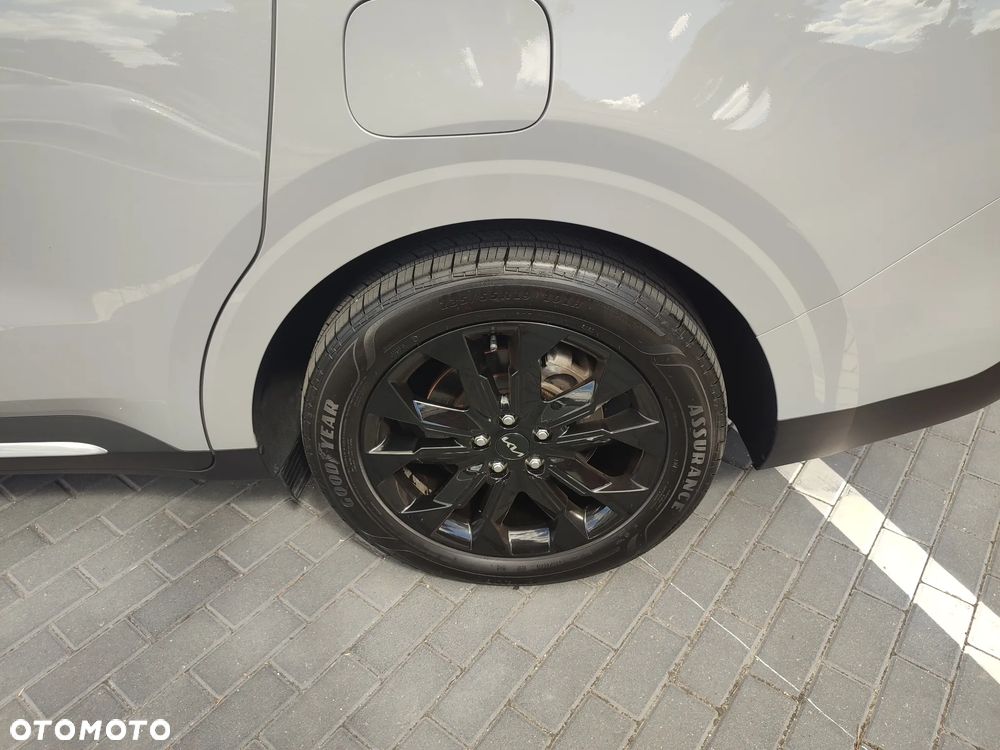Kia Carnival - 19