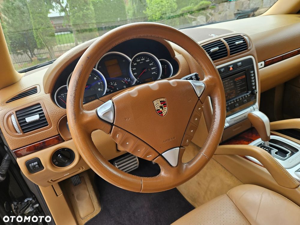 Porsche Cayenne - 10