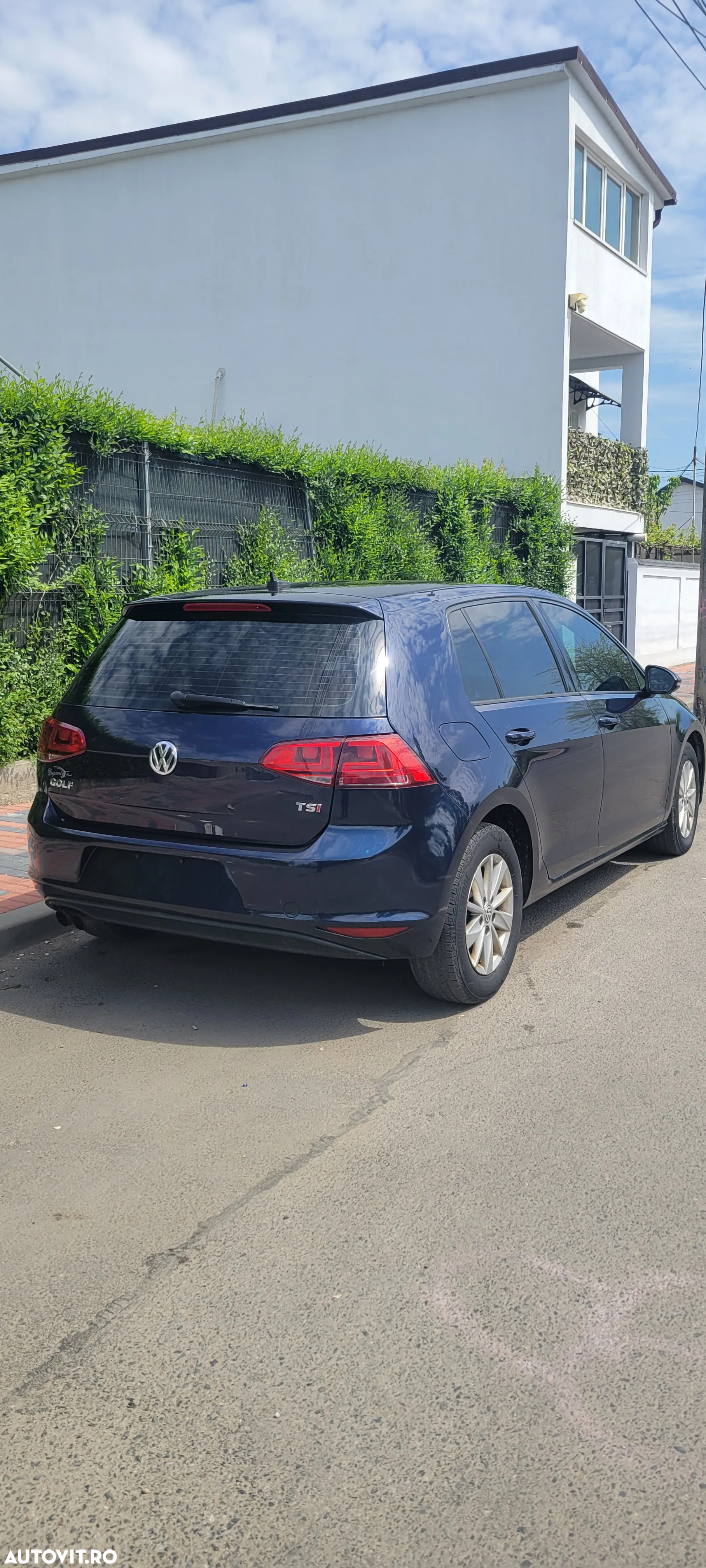 Volkswagen Golf - 2