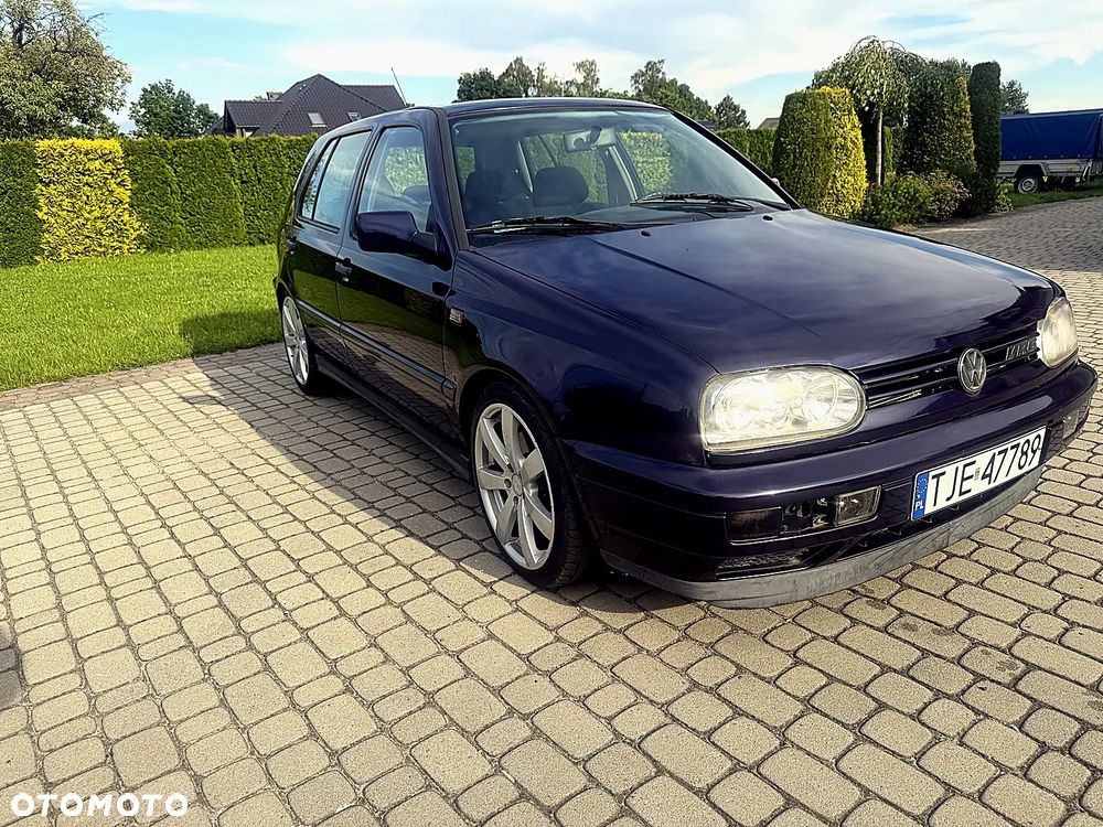 Volkswagen Golf - 2