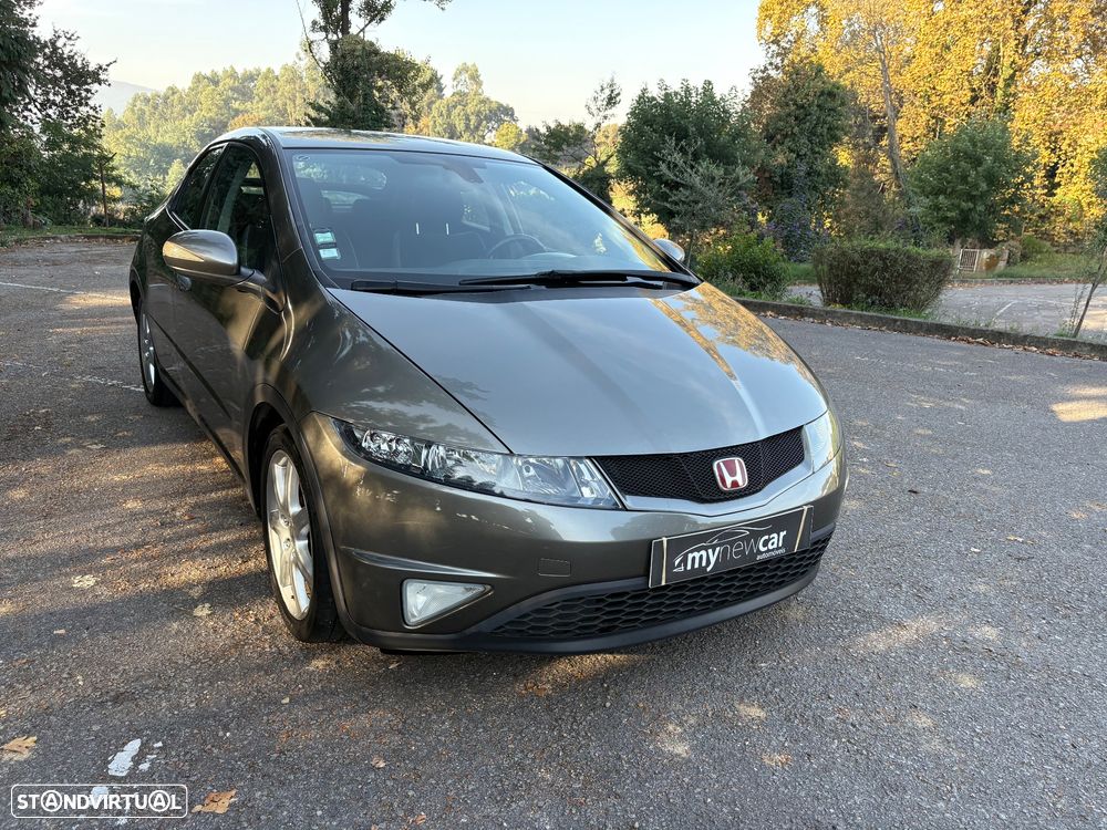 Honda Civic 1.6 ES Exclusive Hi-Tech - 4