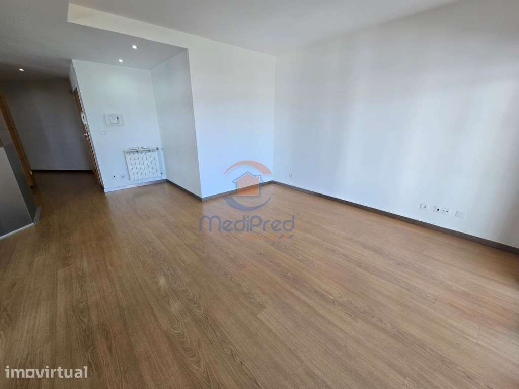 Apartamento T2 c/ Parqueamento e Arrecadação | Jardim da Amoreira, ... - Grande imagem: 4/40