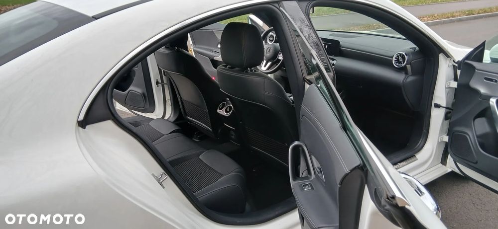 Mercedes-Benz CLA 200 7G-DCT - 10