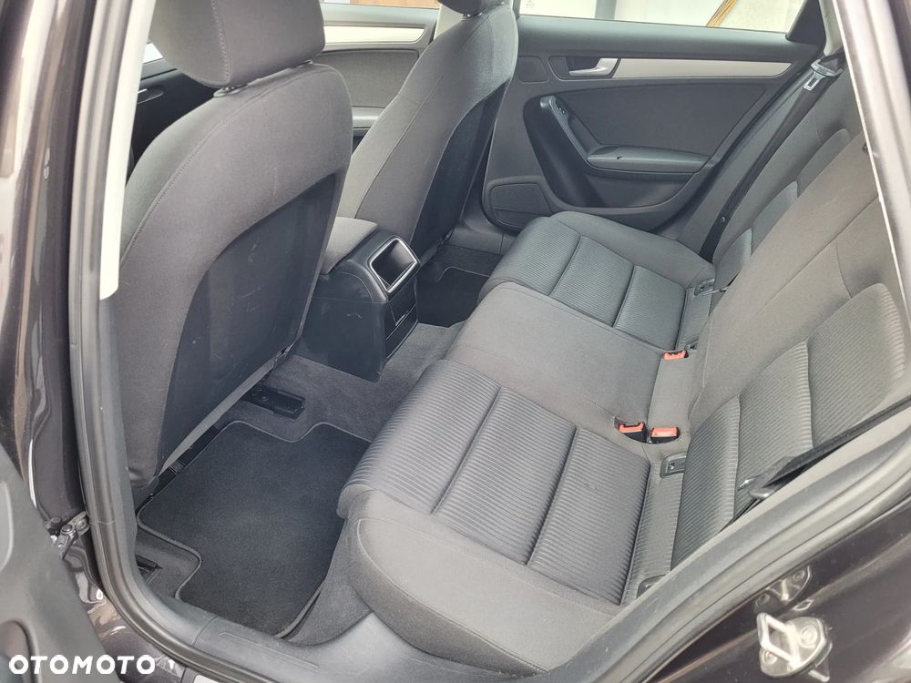 Audi A4 Avant 2.0 TDI DPF Ambiente - 9