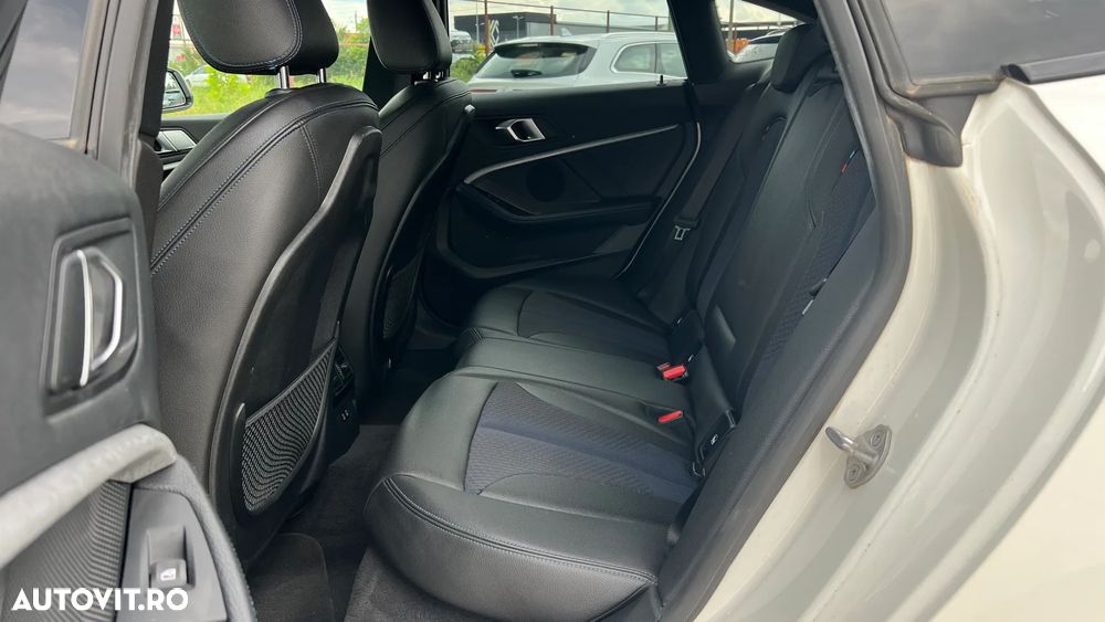 BMW Seria 2 218i AT - 7