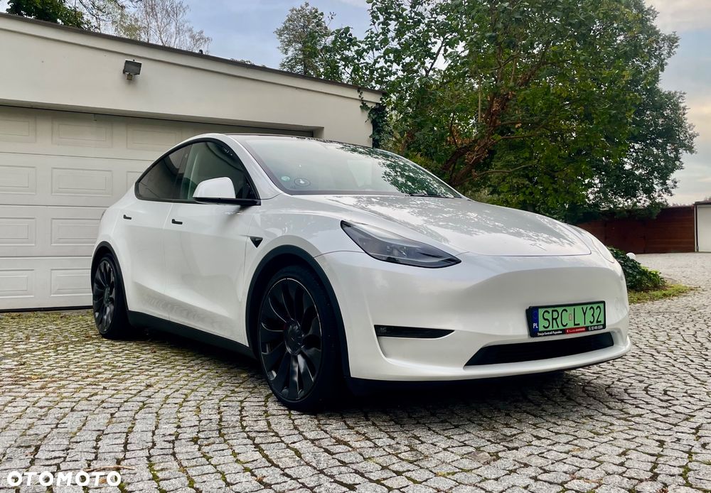 Tesla Model Y - 3