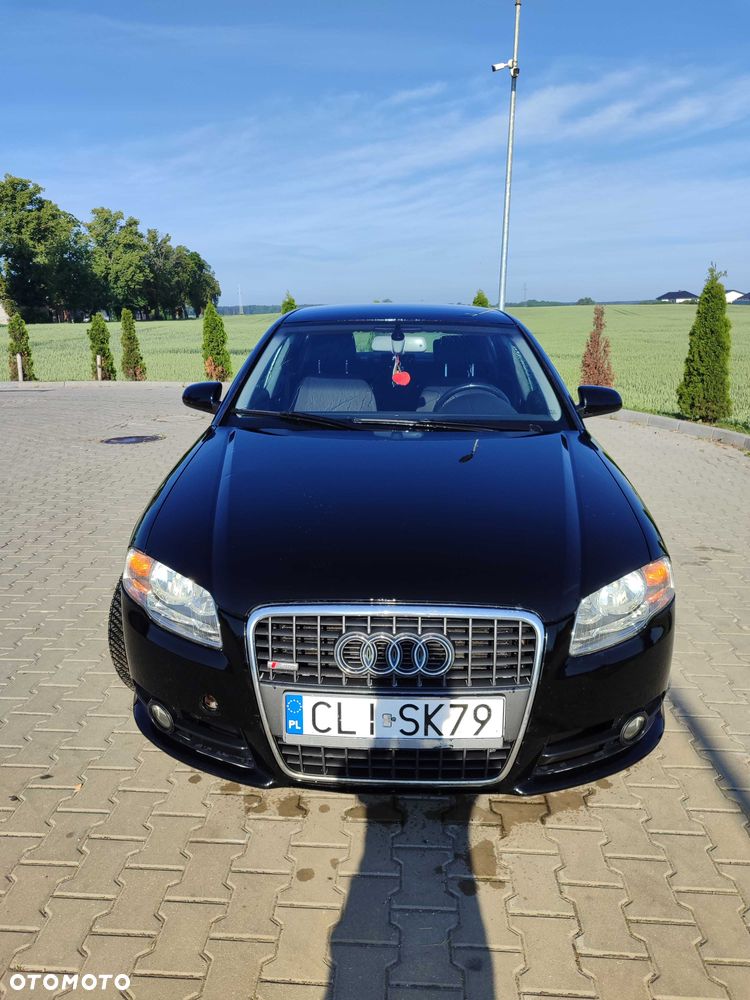 Audi A4 Limousine - 1