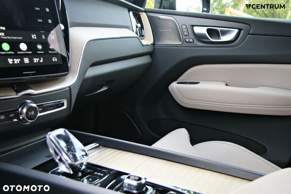 Volvo XC 60 B5 B AWD Plus Dark - 14