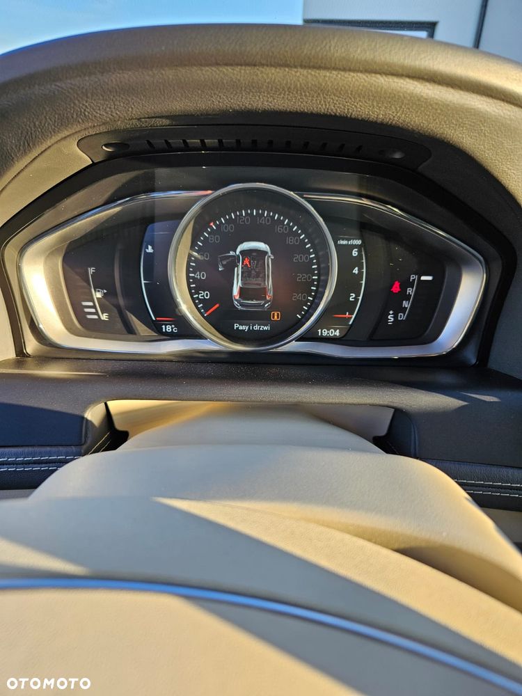 Volvo XC 60 T5 AWD Drive-E Momentum - 11