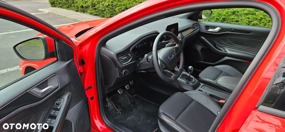 Ford Focus 1.0 EcoBoost Hybrid ST-LINE X - 5