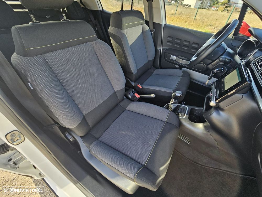 Citroën C3 1.2 PureTech Shine - 26