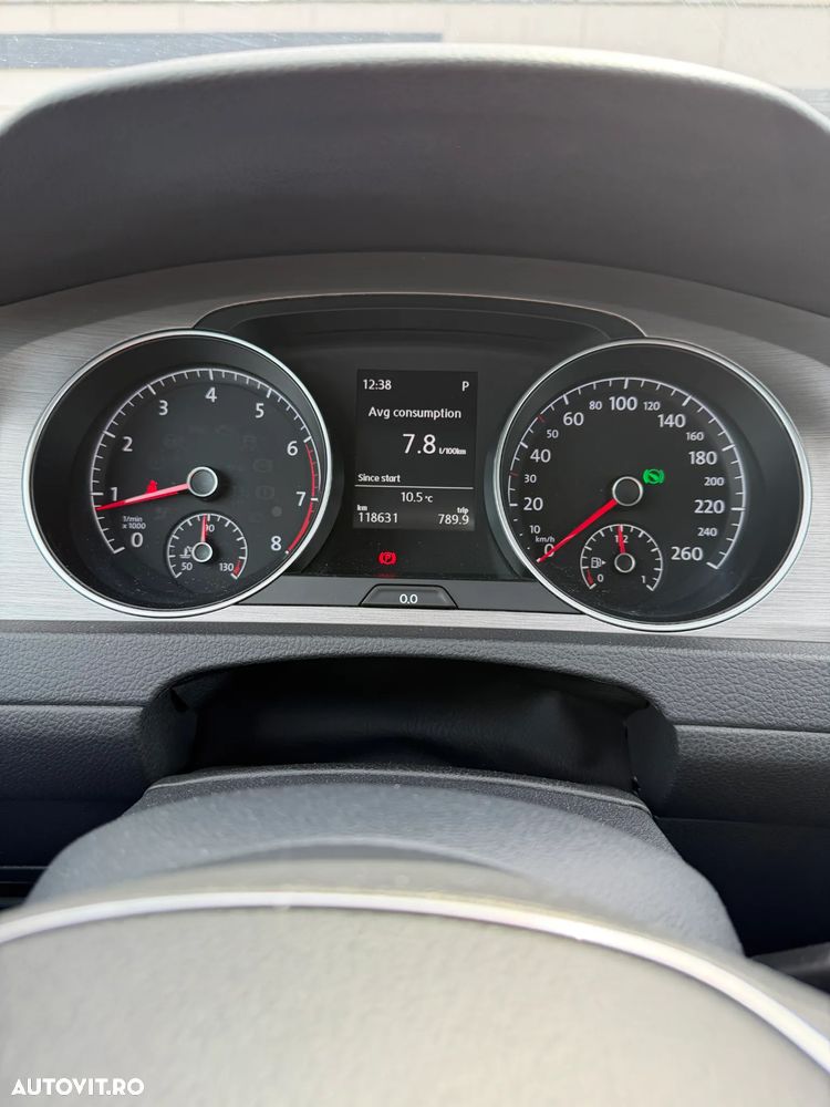 Volkswagen Golf - 11