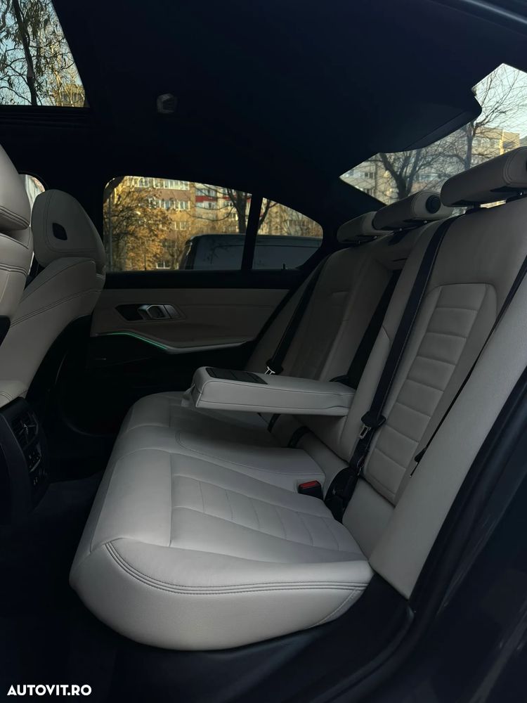 BMW Seria 3 330i AT M Sport - 15