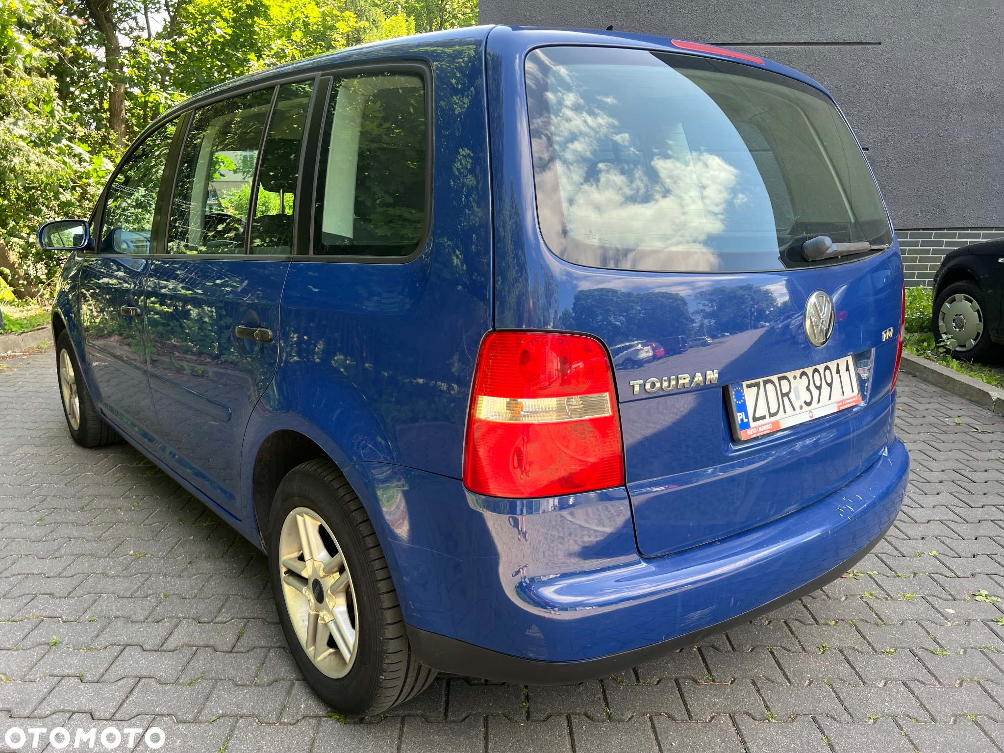 Volkswagen Touran 1.9 TDI Conceptline - 3