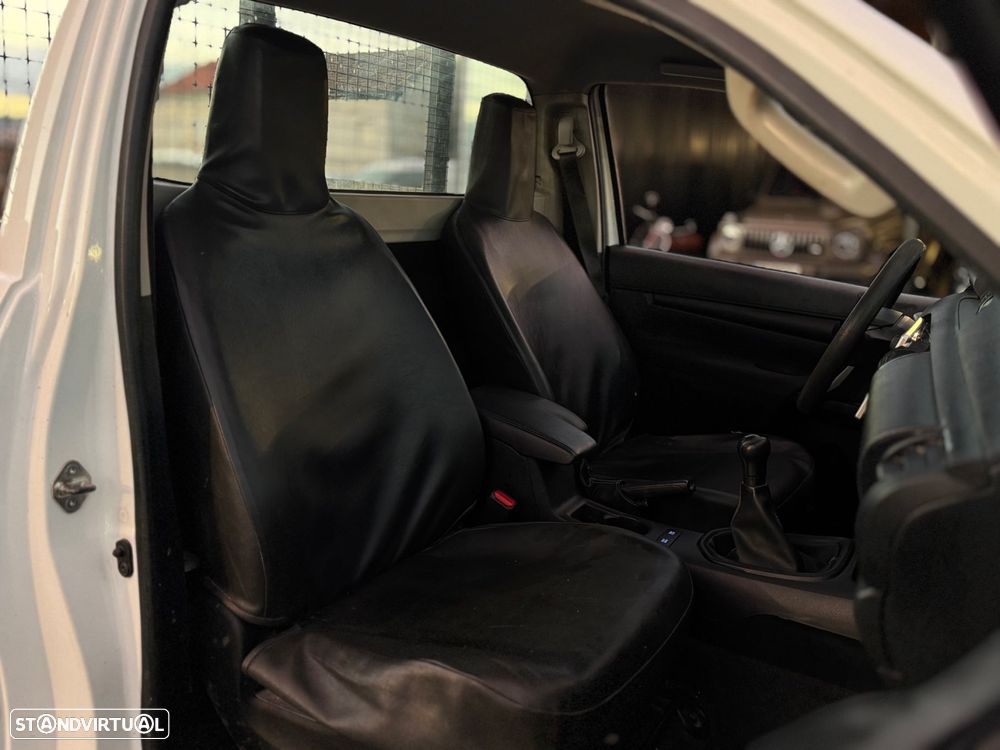 Toyota Hilux - 5