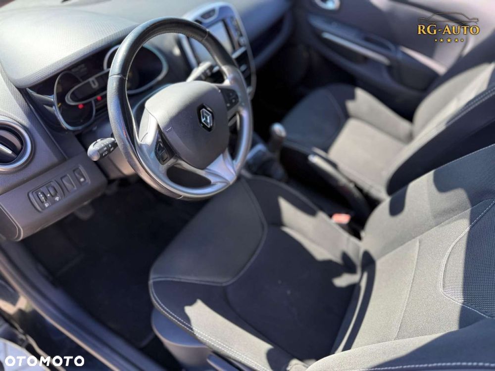 Renault Clio - 36