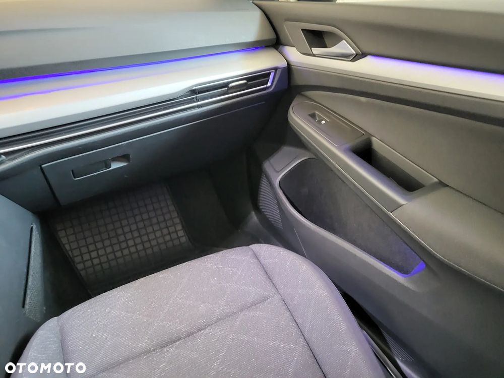 Volkswagen Golf - 10