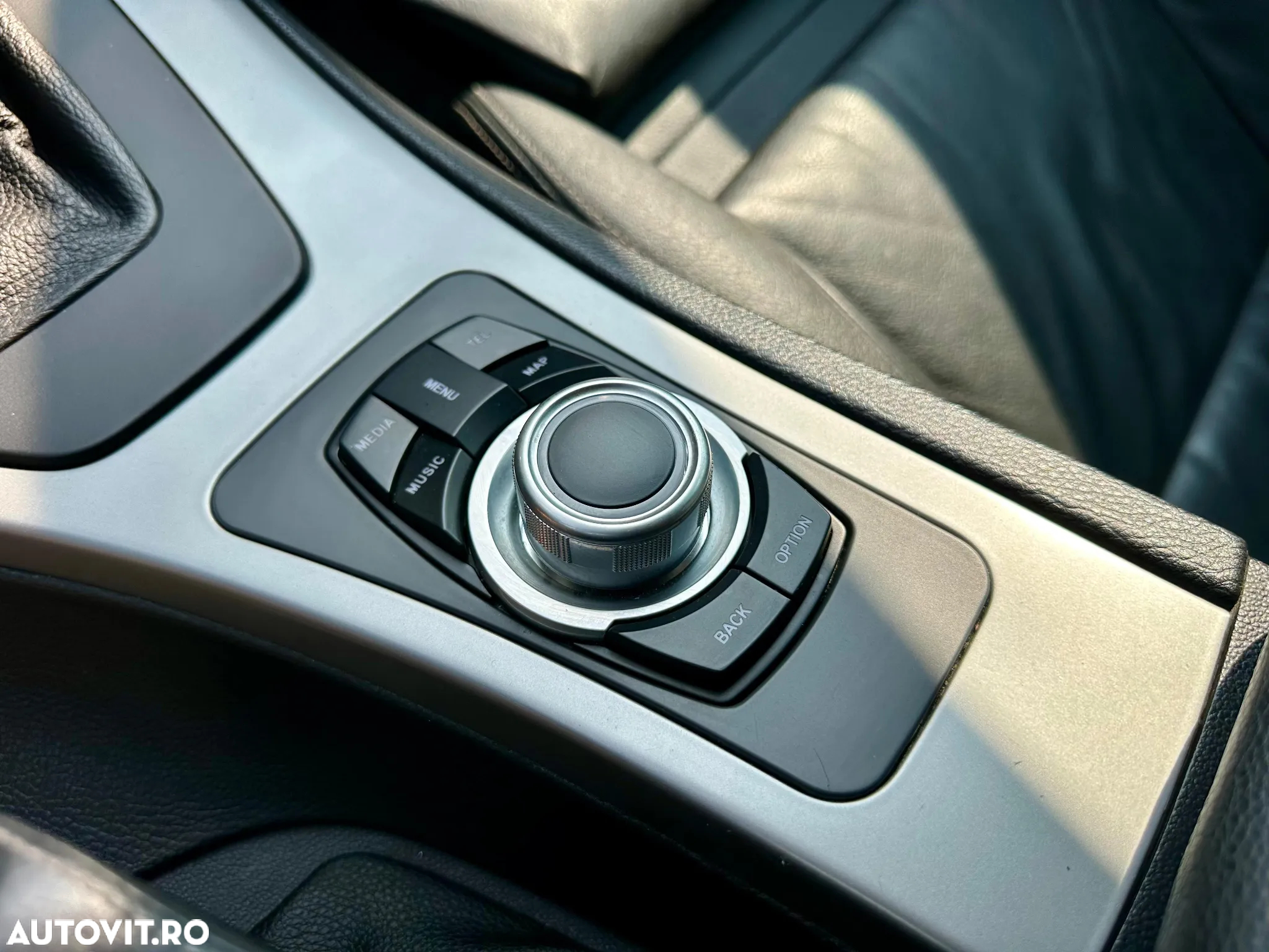BMW Seria 3 320d DPF Touring Aut. - 14